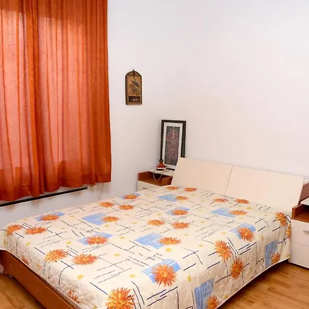 Neli's Apartment